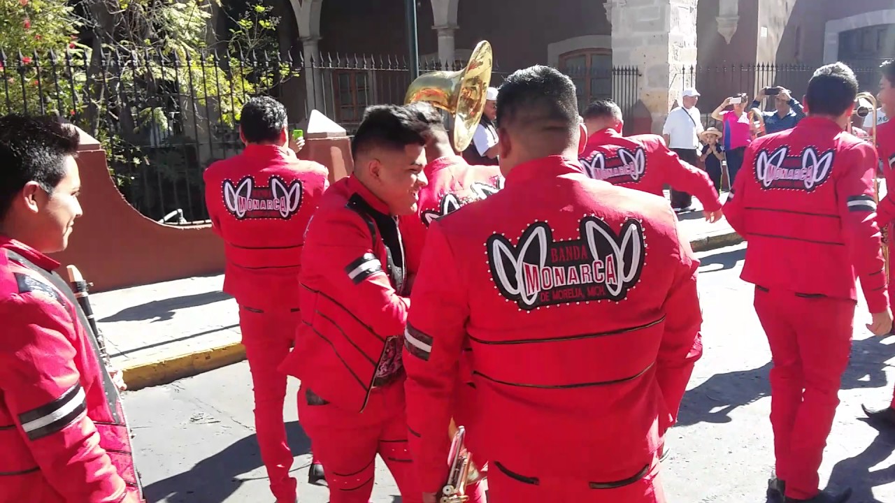 Toritos de petate el RECUERDO DE LA VP con la banda MONARCA DE MORELIA)