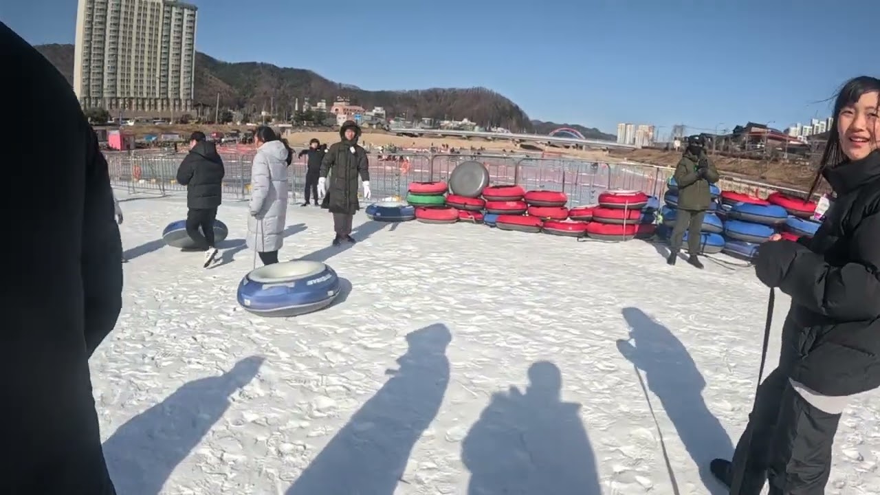 평창송어축제. 눈썰매 짱재밌다