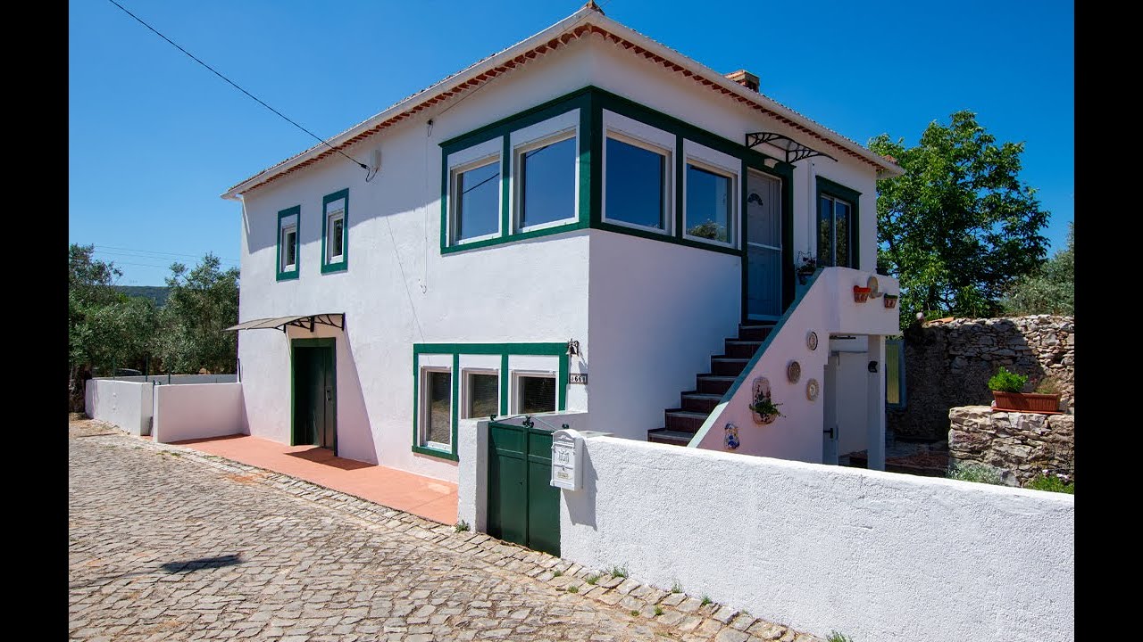 Lovely Pretty Stone Cottage in Central Portugal €165,000