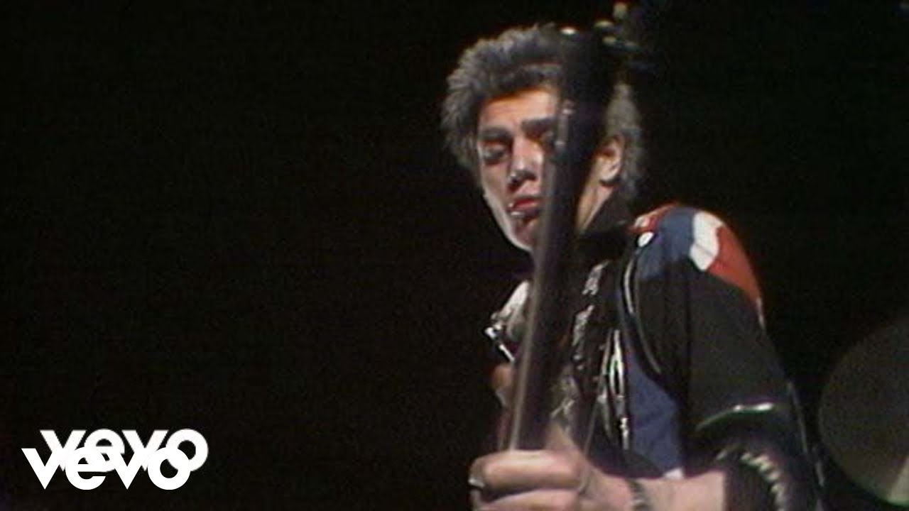 The Clash - White Riot (Live - Official Video)