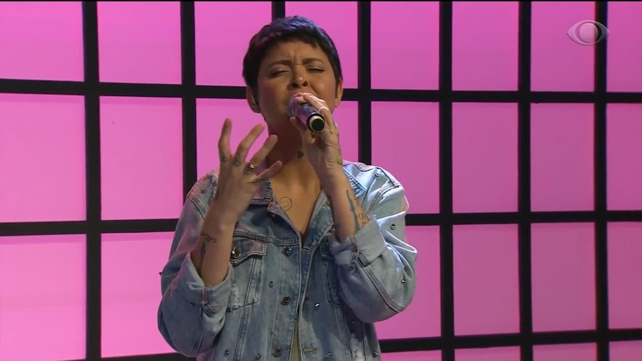 Kell Smith canta sua can&ccedil;&atilde;o de lan&ccedil;amento 