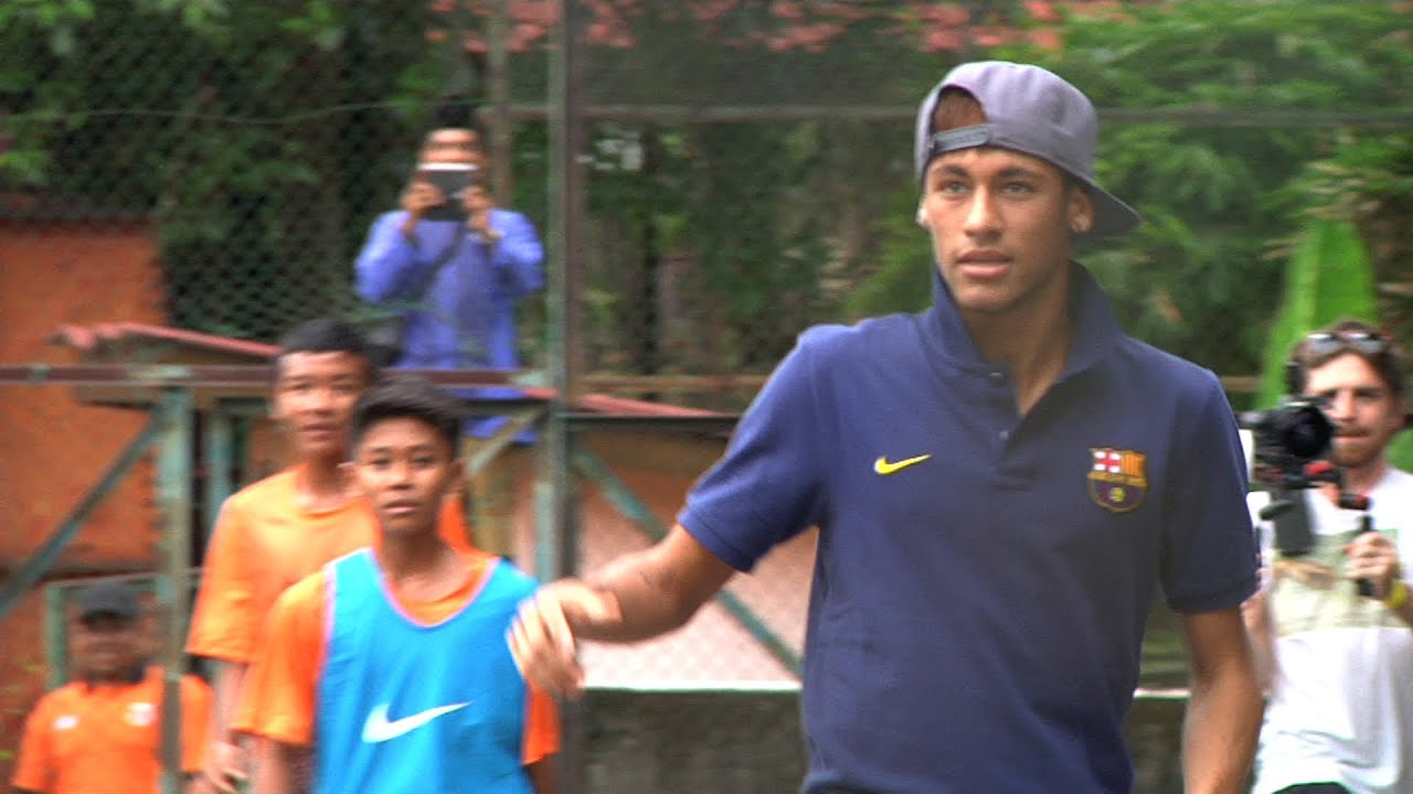 S4 E3: Neymar's Surprise Visit