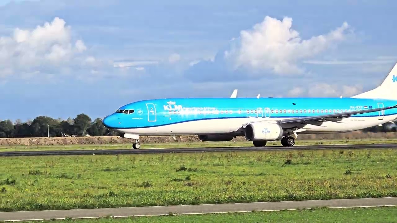 European Hop 🌍 KLM Boeing 737-900 (PH-BXP) Takeoff at Amsterdam Bound for Hamburg