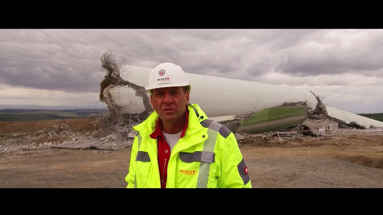 Weltpremiere einer Sprengung einer Windkraftanlage, neue Sprengtechnik Demolition