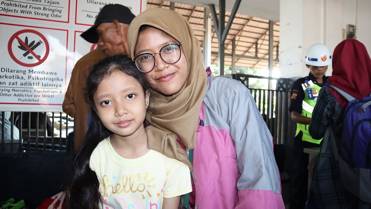 Novelian Sedih Nganter Kakak Berangkat Kuliah