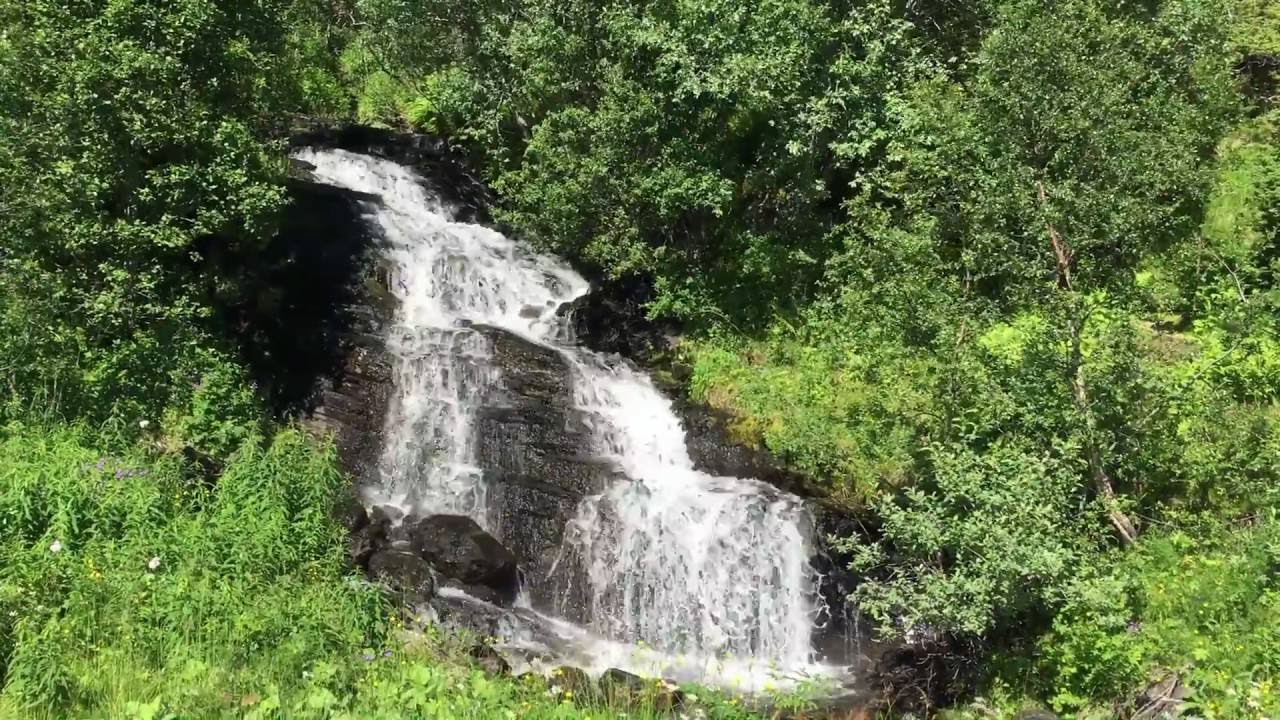 Nydelig fossefall p&aring; And&oslash;rja