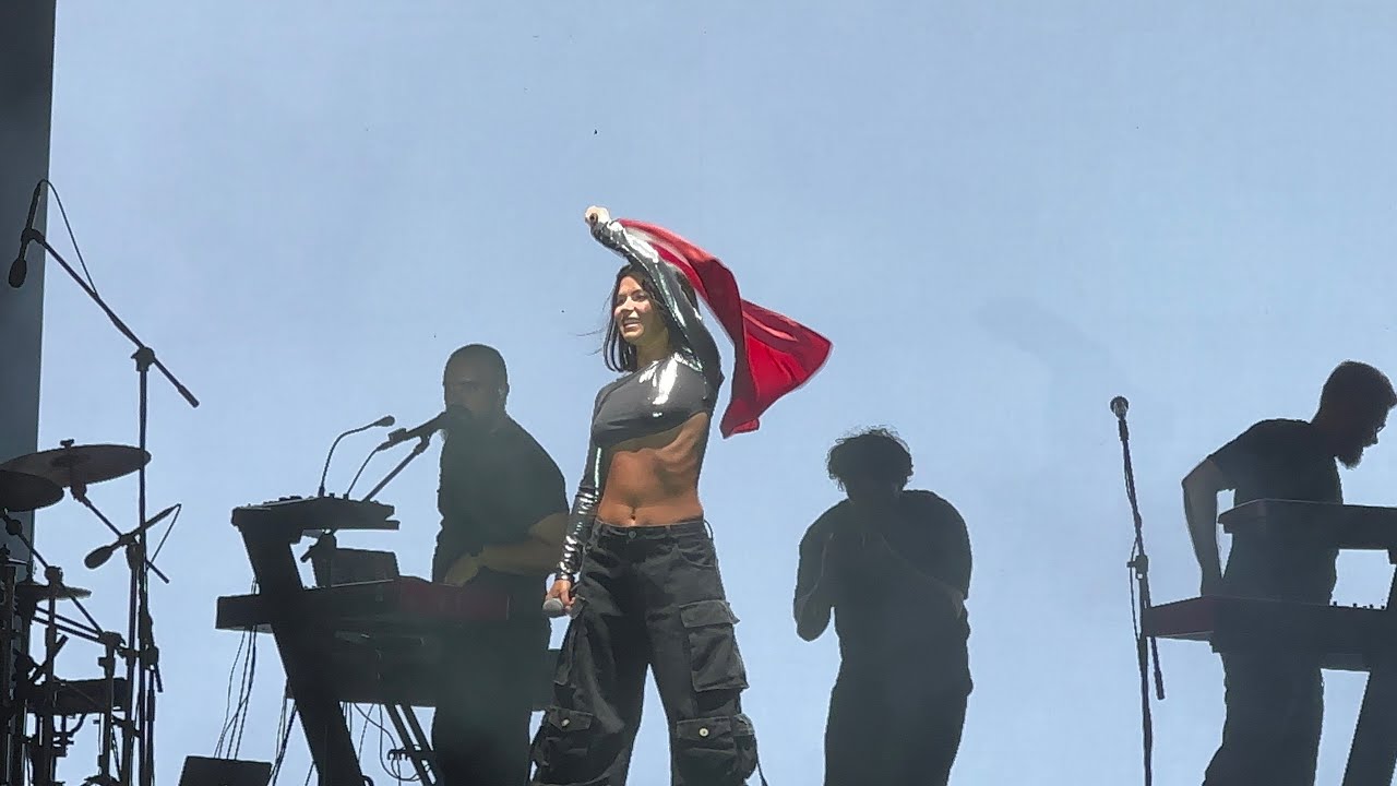 INNA SINGS TURKISH SONG IN IZMIR