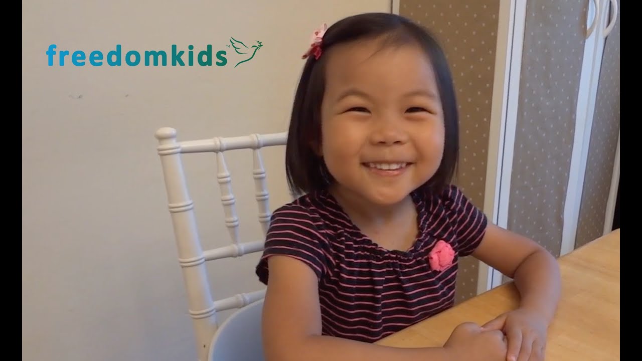 Freedom Kids - Melody 3 Years Old! recites Bible memory verses (Scripture)