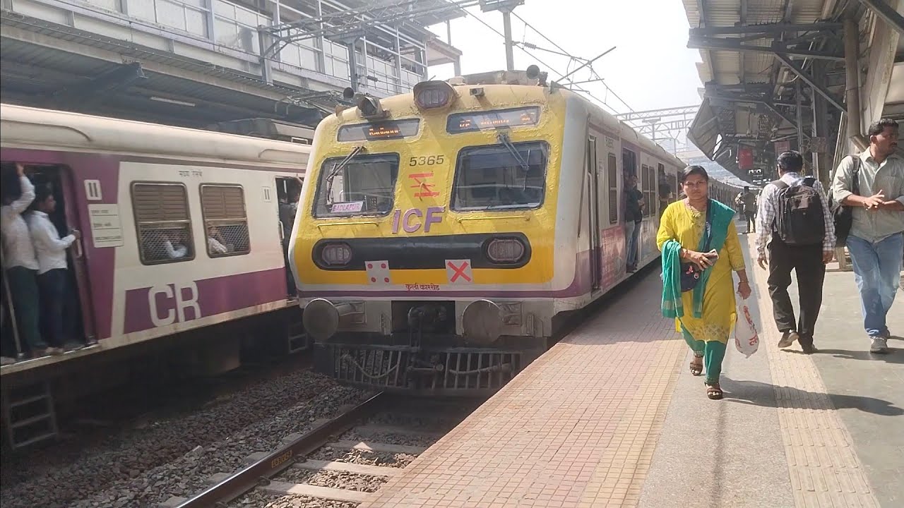 Mumbai local train video live in the railway station |  Train videos Indian railways station vlog 