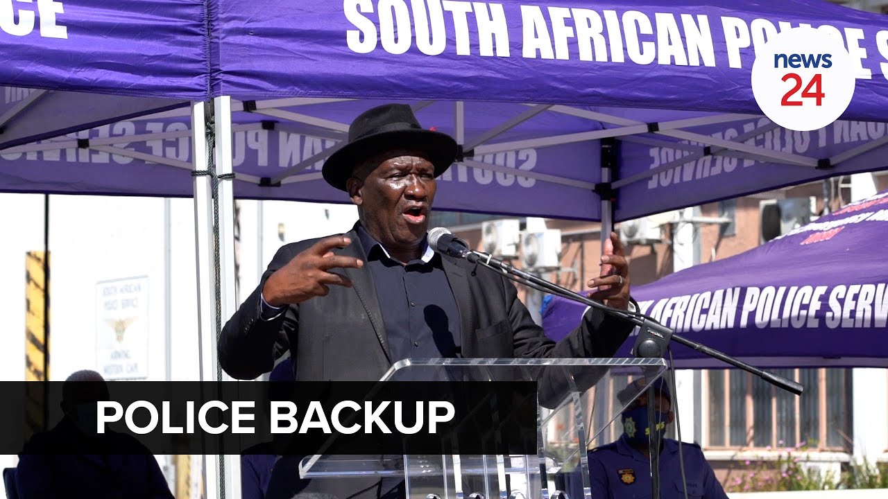 WATCH | Bheki Cele deploys 200 police officers to fight crime in the Western Cape
