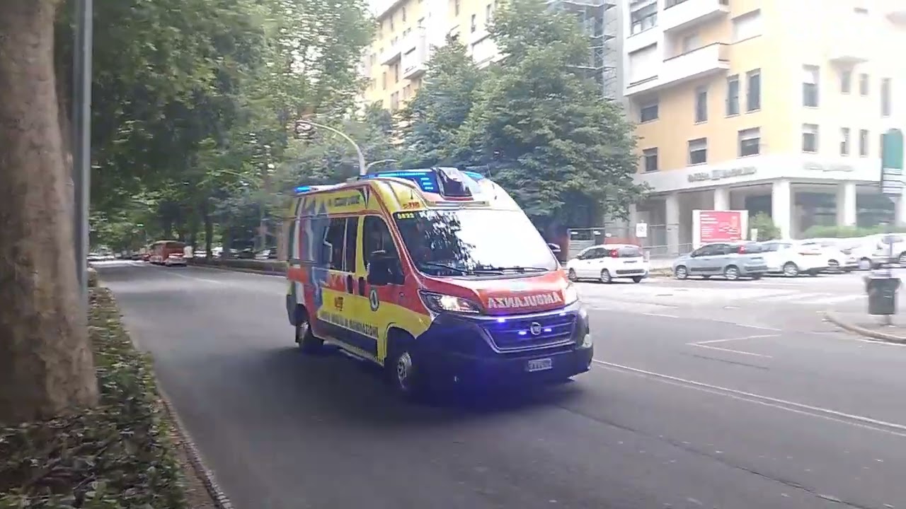 [WAIL] ambulanza P.A. Vezzano ligure in sirena per viale Italia, zona tribunale, la spezia 