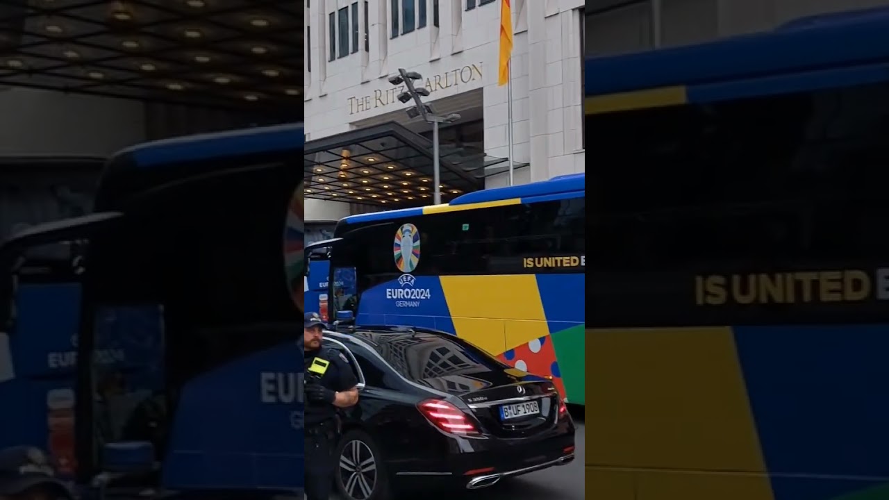 Die türkische Nationalmannschaft ist für das Spiel gegen die Niederlande in dem Hotel gekommen