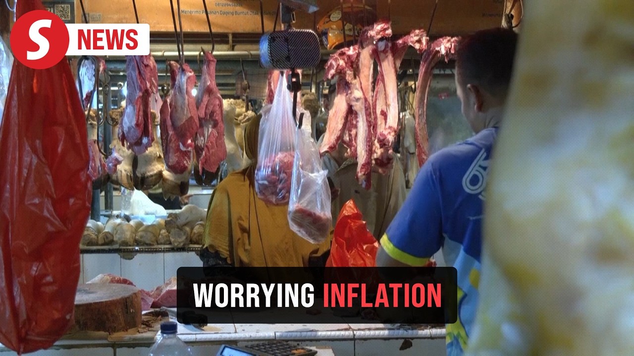 Indonesians and Pakistanis shop for Ramadan supplies amid price hike concerns