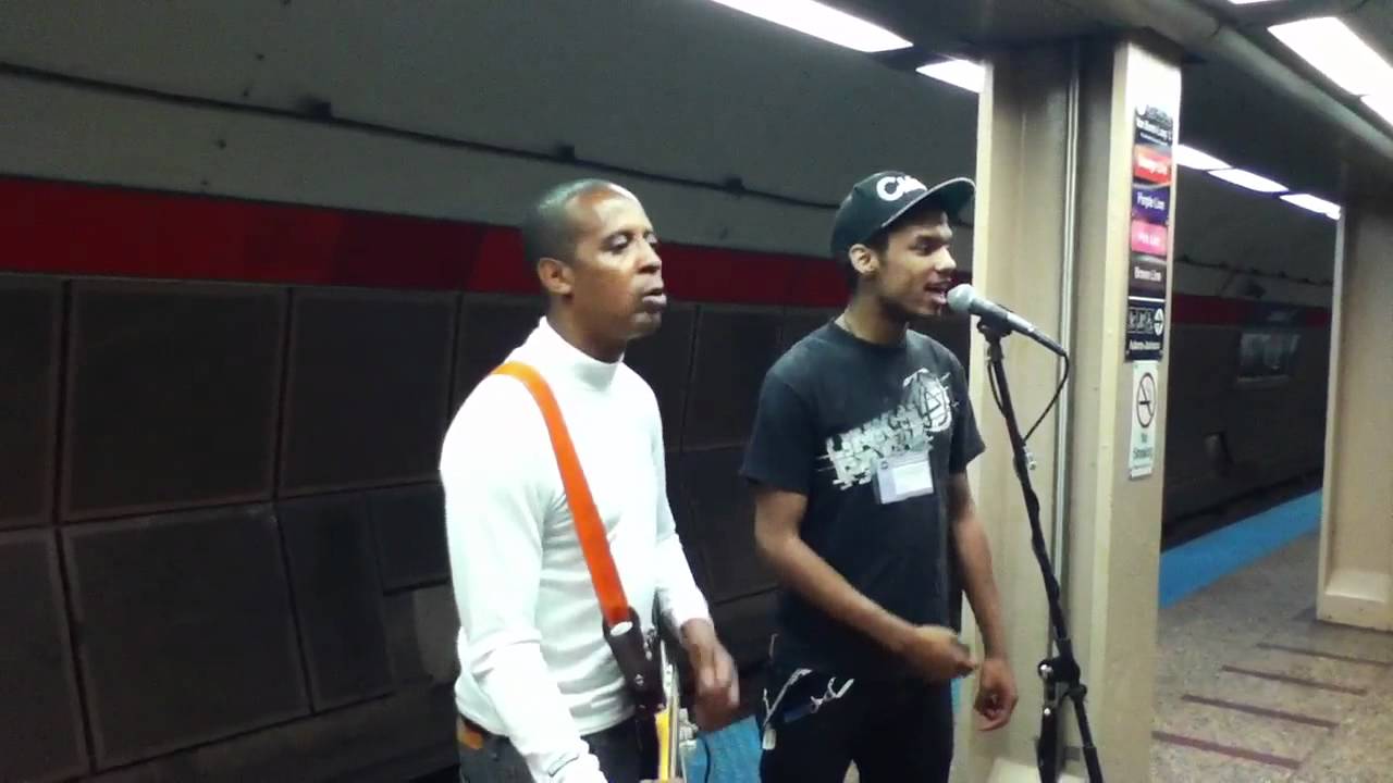 Chicago Street Musicians play 