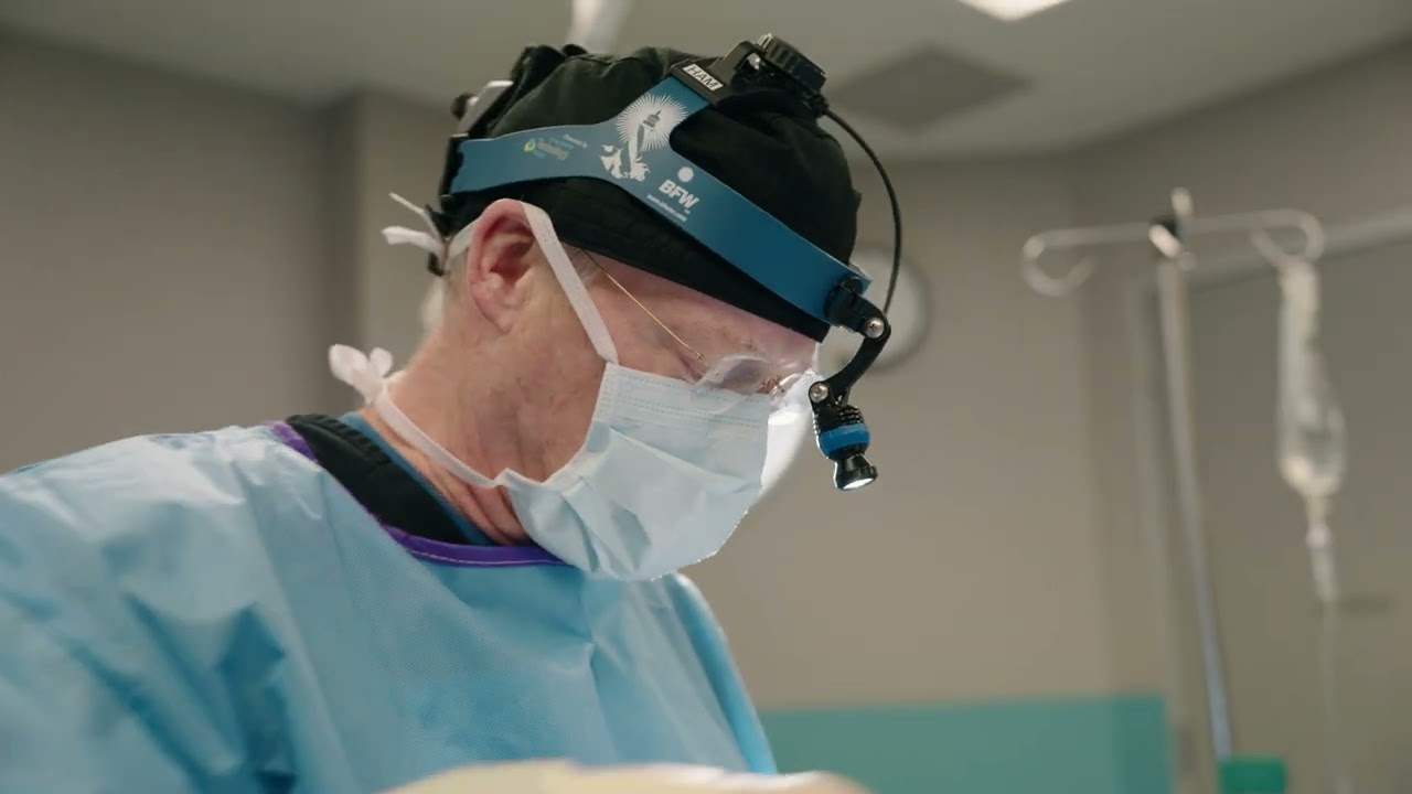 Deep Plane Facelift vs. Traditional Facelift | Dr. Mentz Explains the Difference