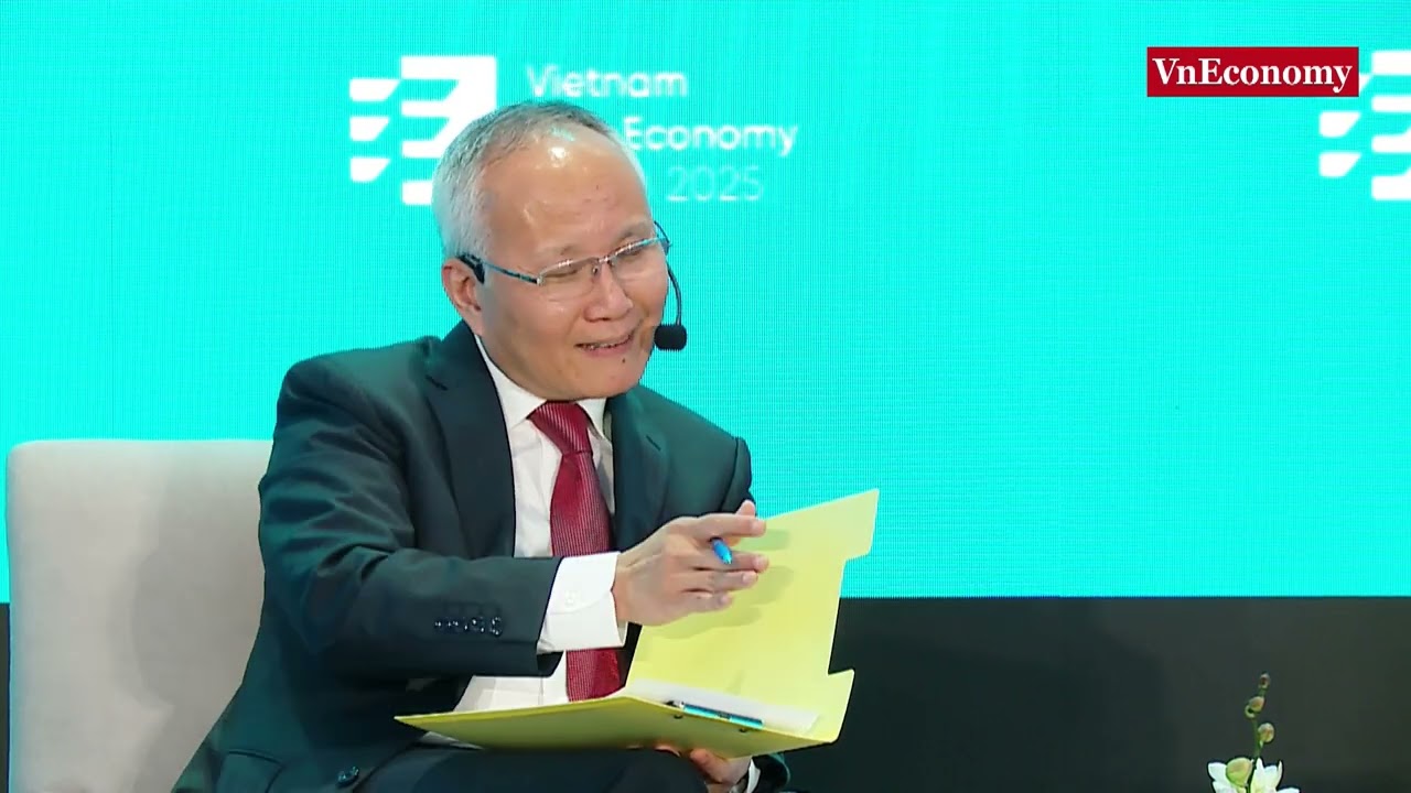 Chuyên gia dẫn luận tại Diễn đàn Kinh tế mới 2025
