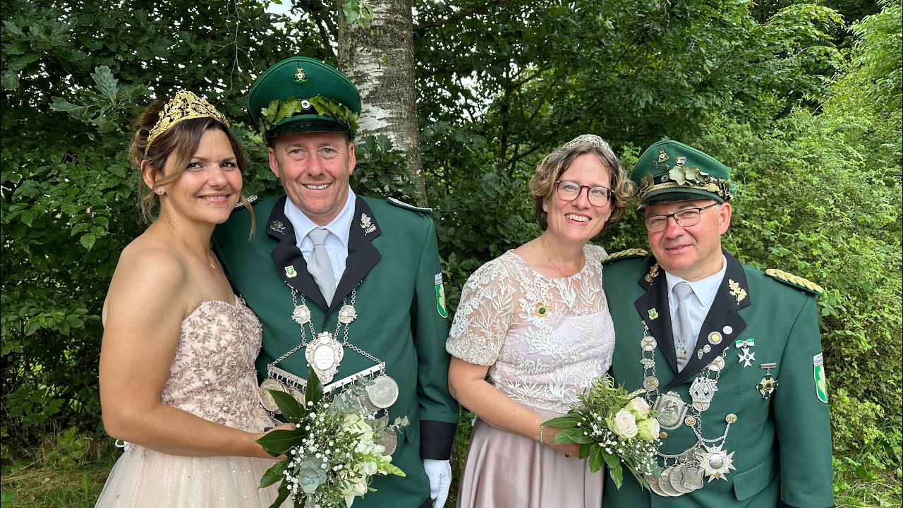 Festzug der Schützen zum Jubiläum