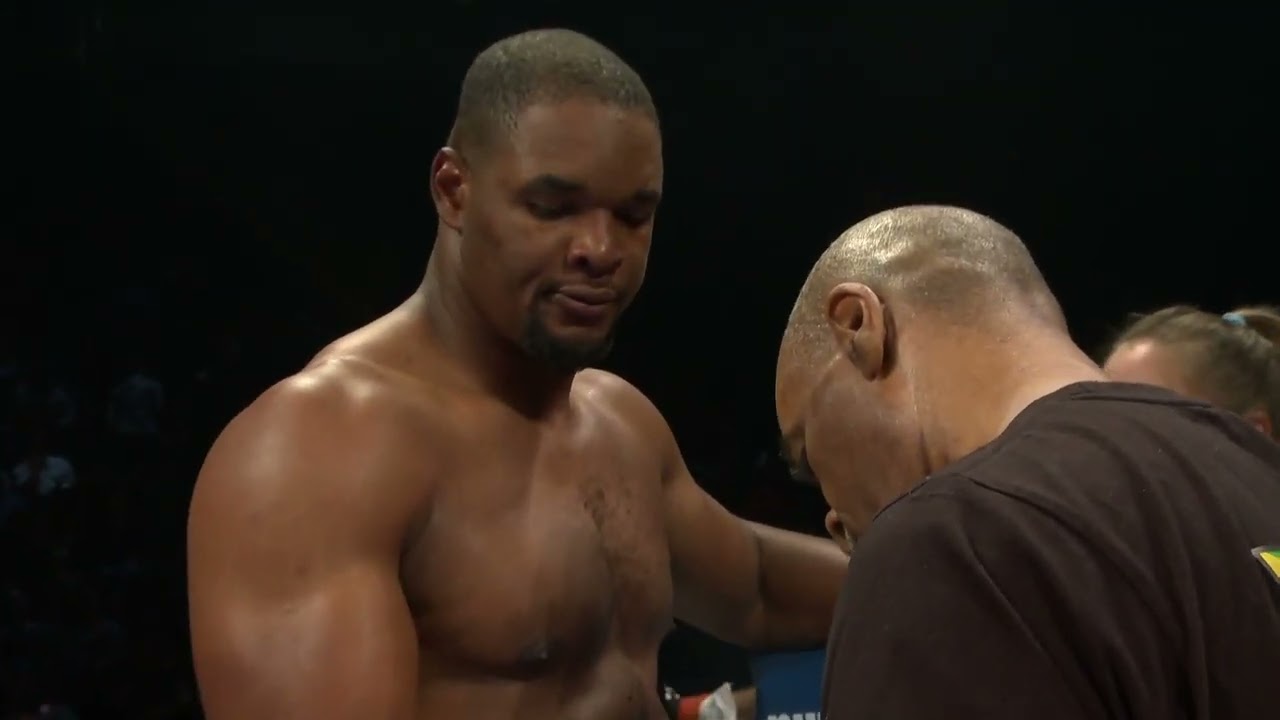 Arslanbek Makhmudov vs  Ricardo Brown