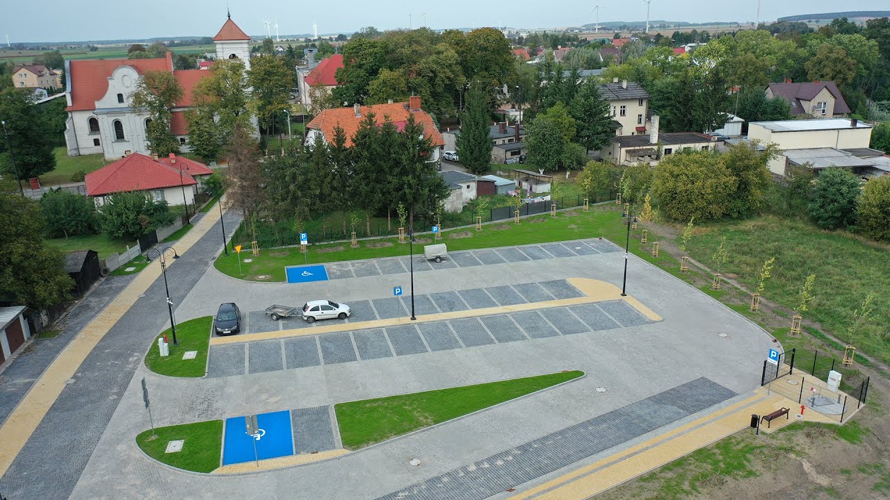 Otwarcie dwóch dróg i parkingu w gminie Gołańcz