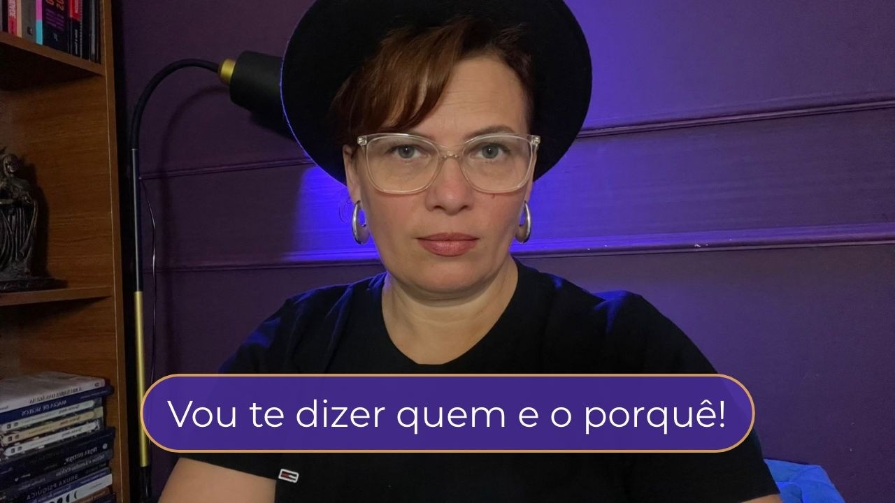 Tem alguém de olho em você -  tarot