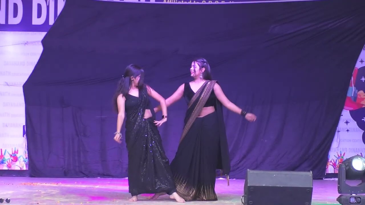 Shruti and Shivangi dance fresher frinzz ddgi kanpur #ddc #kanpur