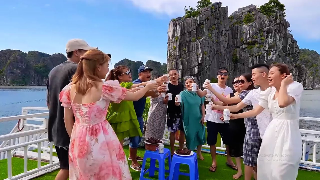 ĐƯA TEAM SAPA TV ĐI CHƠI HẠ LONG - KHÁM PHÁ CHỢ HẢI SẢN LÚC 4H SÁNG CÓ GÌ? | TUYÊN XINH GÁI