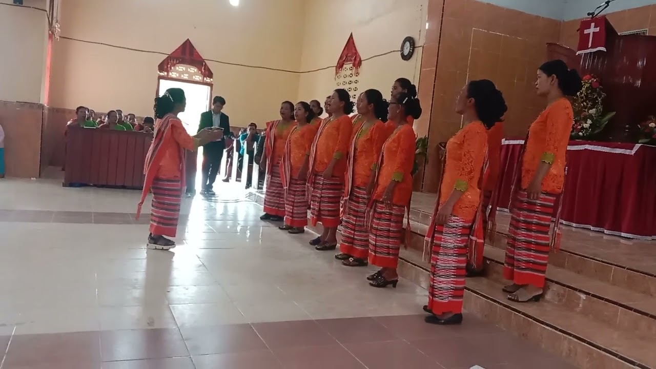 Parar ma Ngolukon. Juara 1 Lomba Festival Koor, Parheheon ina se Resort Simamora Lumban Sakalan.