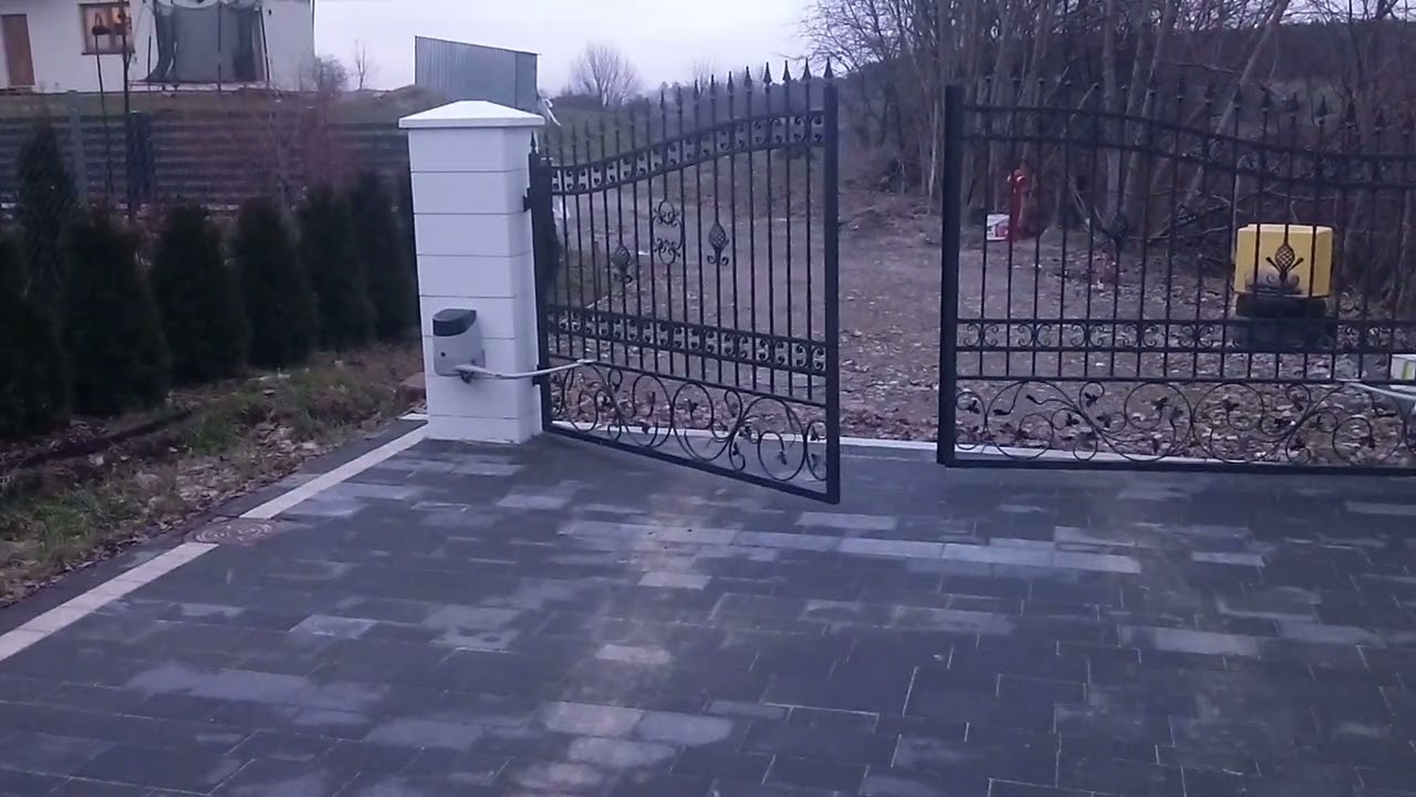 Naped do bramy skrzydlowej nice hoop na szerokie slupki. Czy warto?