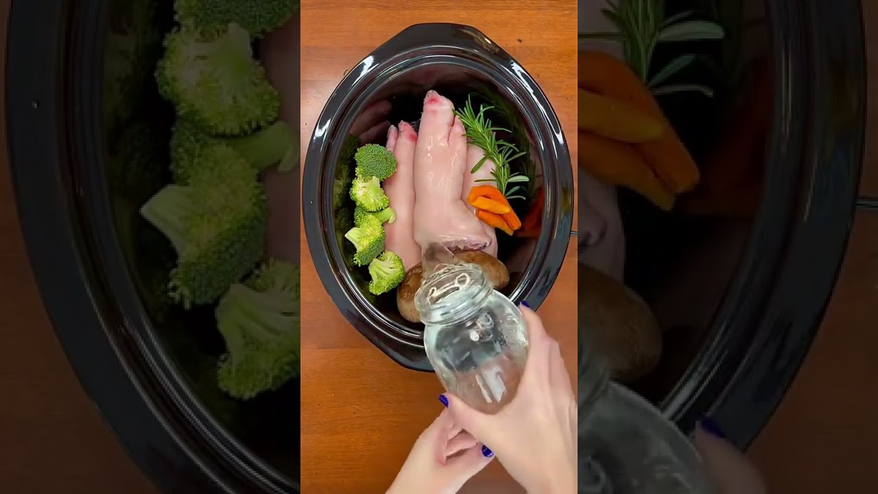 Pig feet bone broth🐖菱#pig #bonebroth #dogfood #dogtreats #dogmom #dogtips #healt...