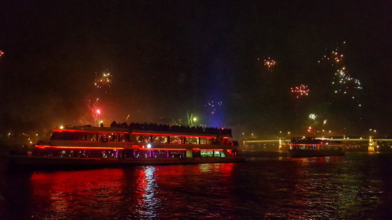 NEW YEAR - Frankfurt Fireworks