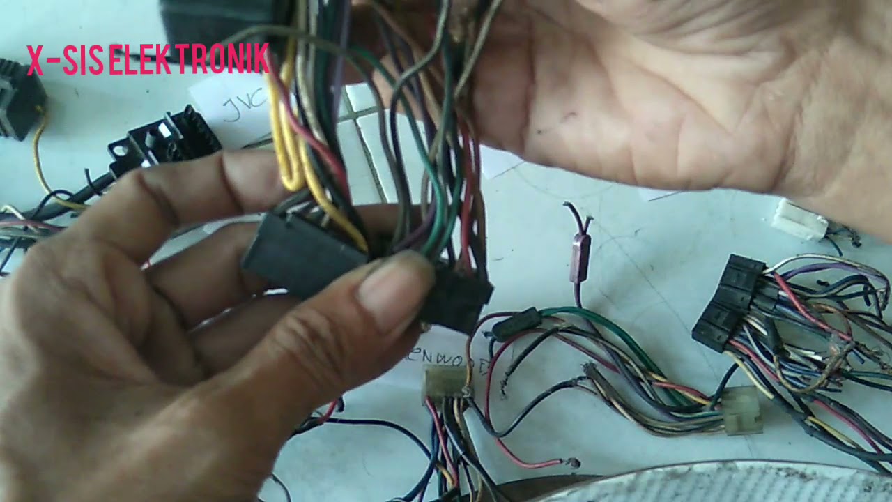 pasang tape mobil.... berbagai macam merk...#reviewkabel#carapasangtapemobil