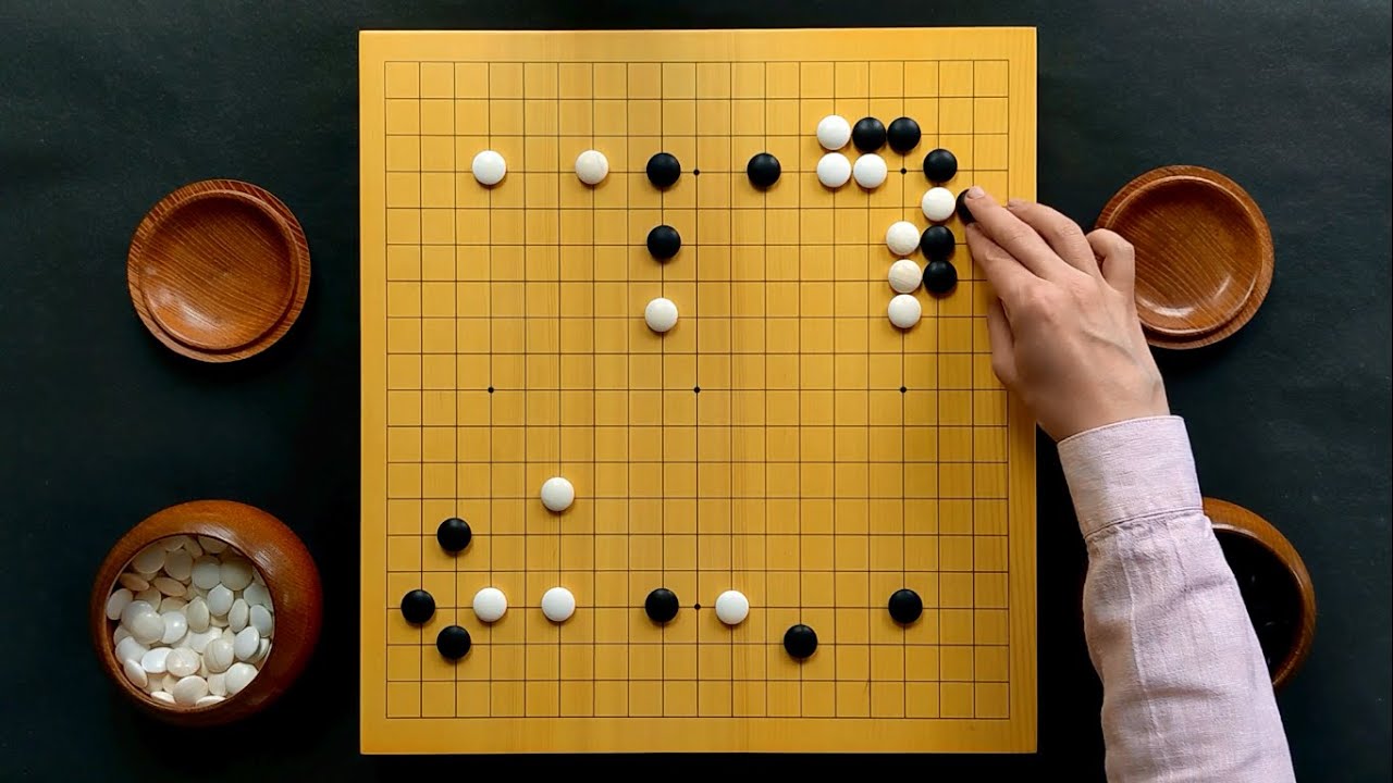 Такемия Масаки (б) vs Тё Тикун (ч) Влияние против территории, спокойная Игра в го на настоящей доске