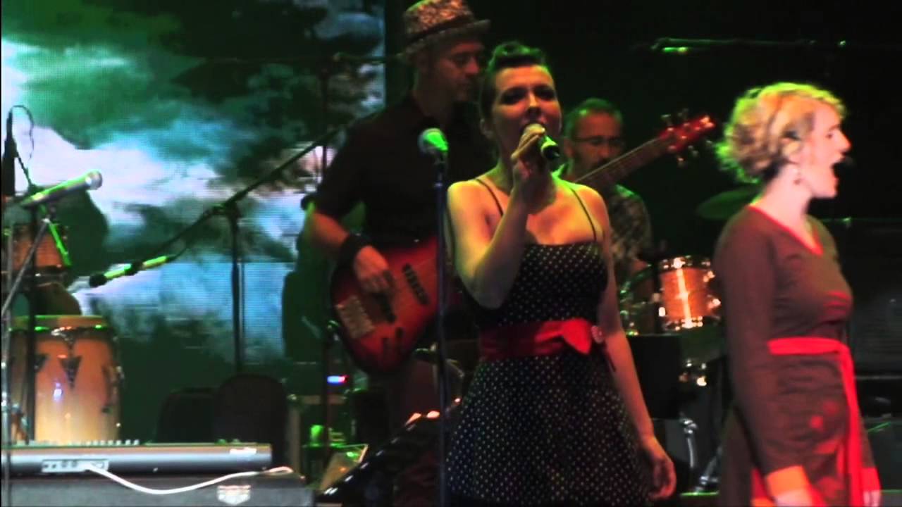 Sounds of Slovenia (feat. Vesna Zornik) / Šla bom na goro (2/13)