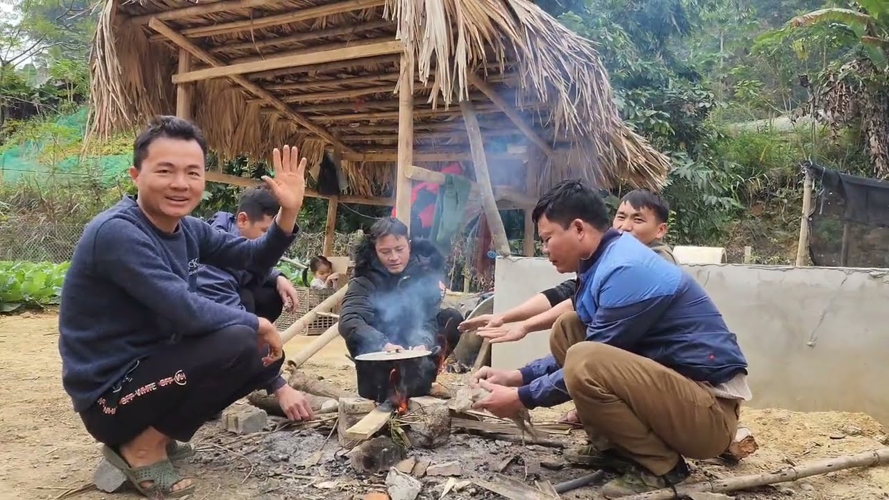 Gặp gỡ anh em phiêu lưu trong rừng, bàn văn cơ