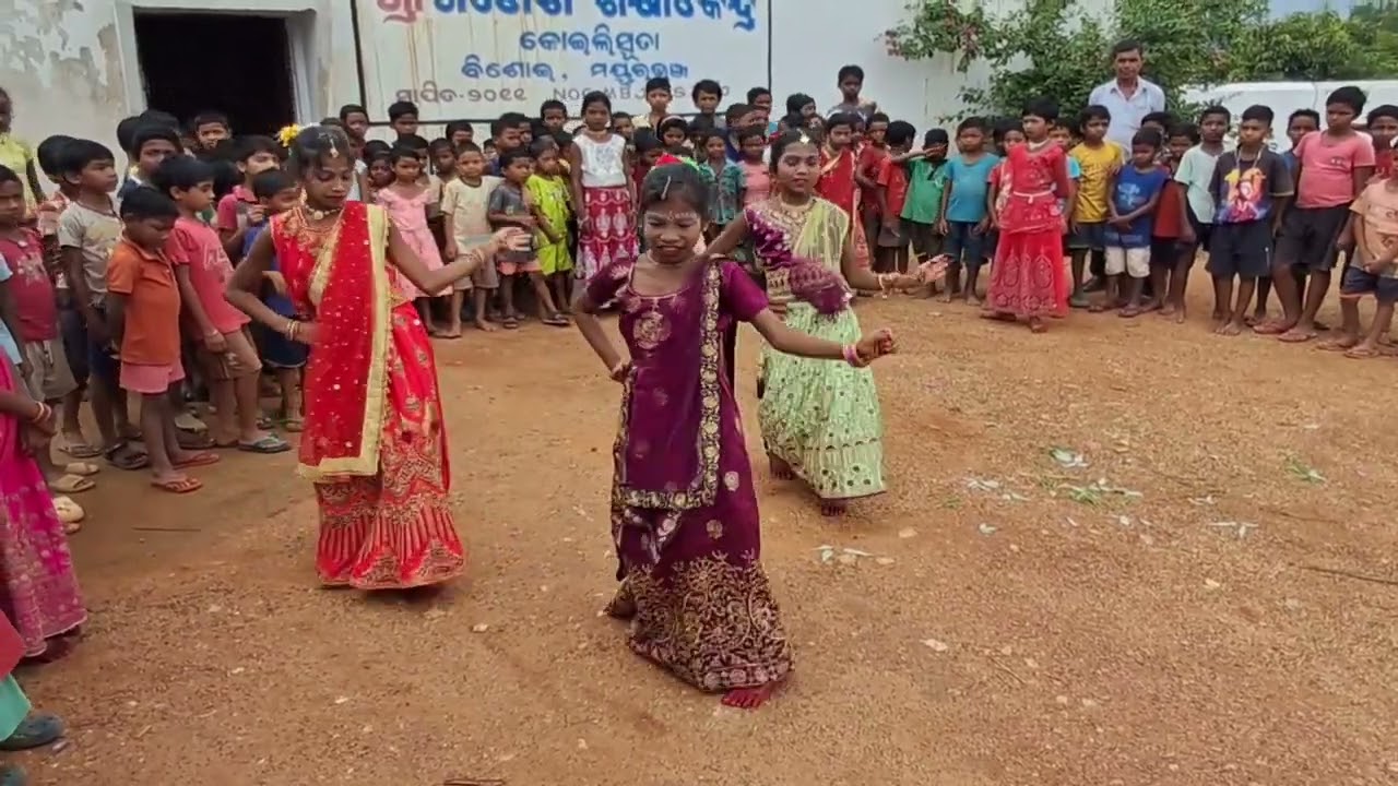 ଏଥର ରଜ ରେ ଆମ ସ୍କୁଲରେ ପିଲାଏ  ହେଲେ ସଜବାଜ 😍😍😍
