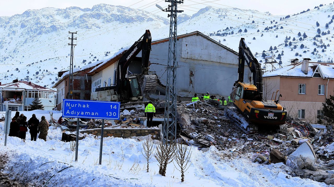 İKİ GÜN SONRA YOLU AÇILAN NURHAK’TA EN AZ 200 KİŞİ YAŞAMINI YİTİRDİ