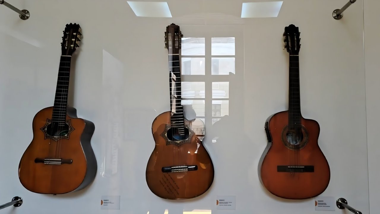 Requintos, discos, historia de Famosos - Museo del Pasillo, Quito.