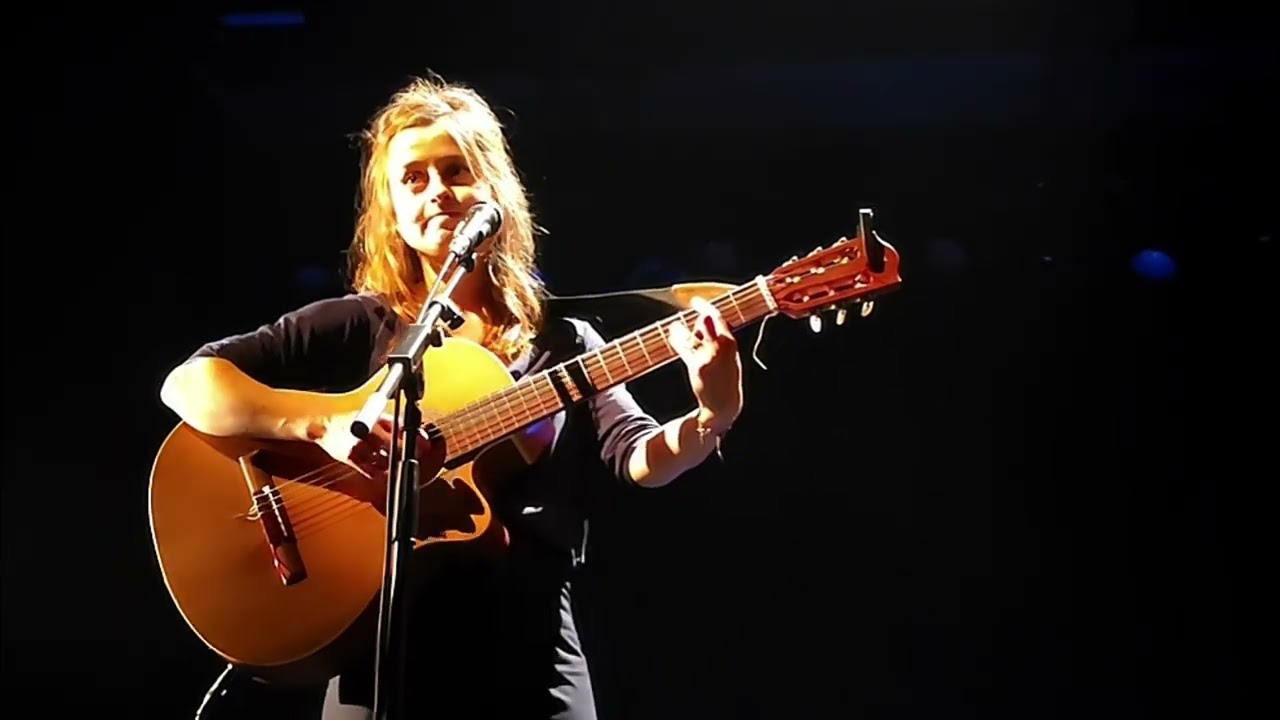 MON SPECTACLE S'APPELLE...    LEÏLA HUISSOUD