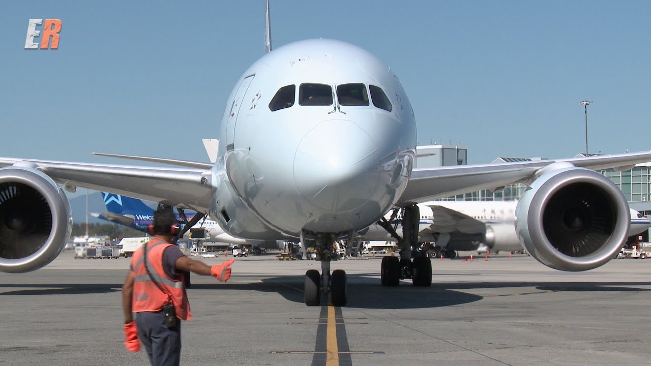 Air Canada 787 Dreamliner Pit Crew