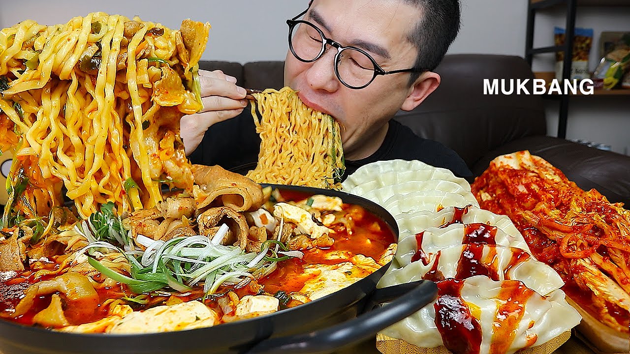ASMR MUKBANGㅣHot spicy instant noodles with Soft tofu & Shrimp DumpingㅣEATING SHOW