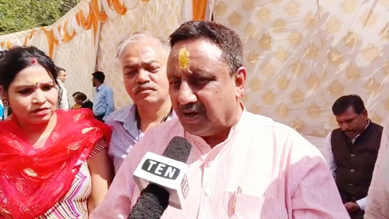 'भाजपा वाले अपने नाम क्यों नहीं बदलते', AAP के इस आरोप पर BJP MP Praveen Khandelwal का रिएक्शन