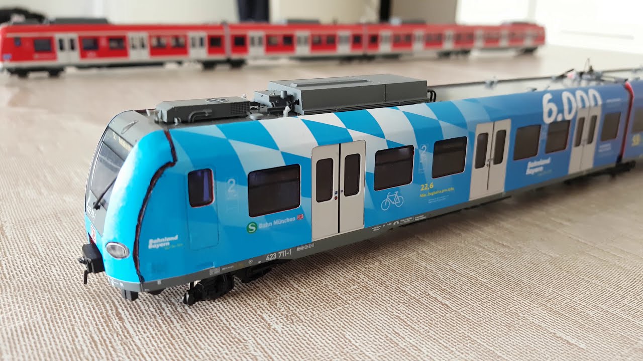 H0 Roco BR 423 211 der S-Bahn München (Werbezug, Bahnland Bayern)