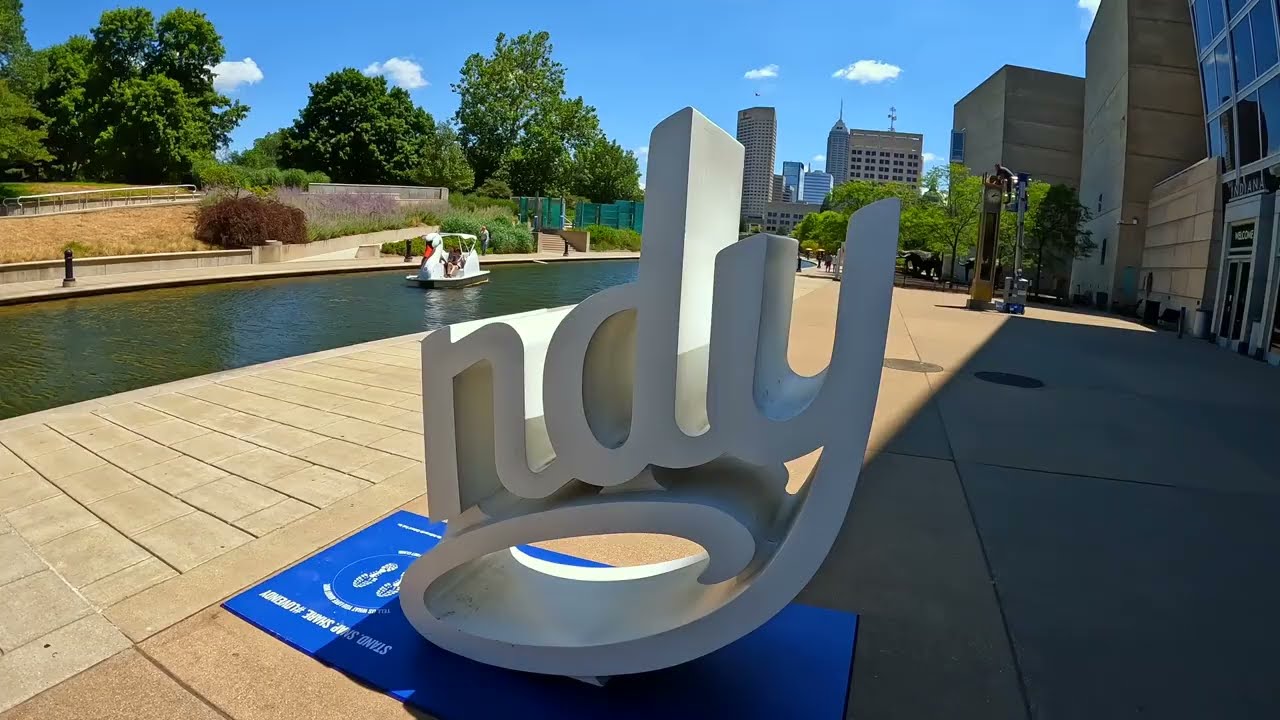 J Walking @ INDY CANAL | Indianapolis, Indiana | White River State Park