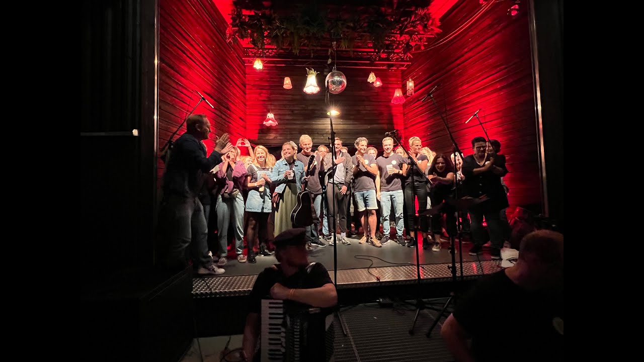 Thees Uhlmann & der Erlanger Kneipenchor - Die Schönheit der Chance (live bei 40 Jahre E-Werk)