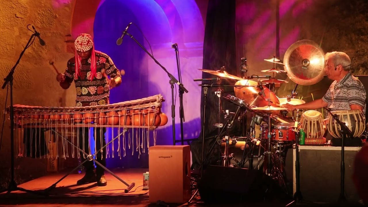 Aly Keita and Trilok Gurtu improvisation duo (live)