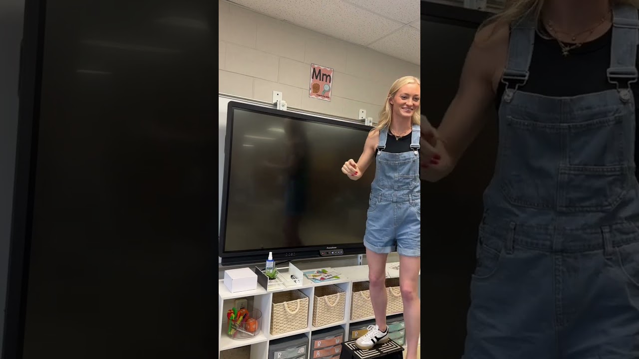 Classroom set up! Excited to see everything turn out but wow is it exhausting!! 👩🏼&zwj;🏫📦🤪📚