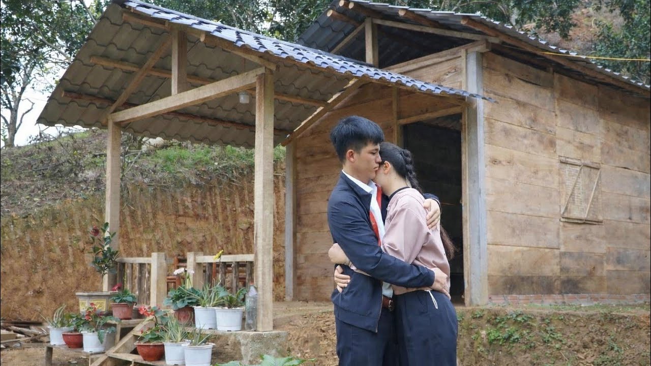 The poor woman was overjoyed to be reunited with her lover, but reality brought her heartbreak.