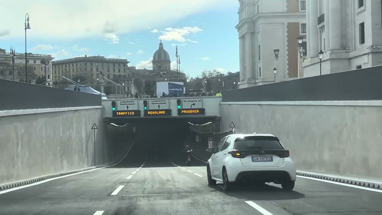 Riaperto il sottopasso  di Piazza Pia Roma