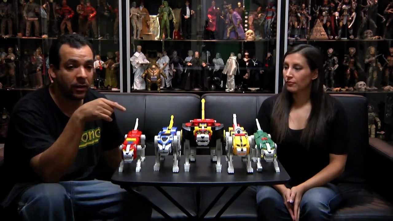 Mattel Matty Collector Voltron vs Trendmasters  Voltron - Hot Chix Cool Toy Review (Ep 65)
