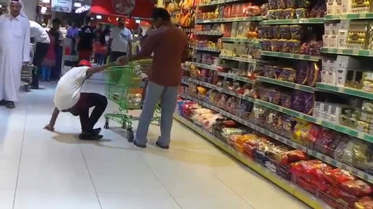 Giving A Helping Hand (Social Experiment).
